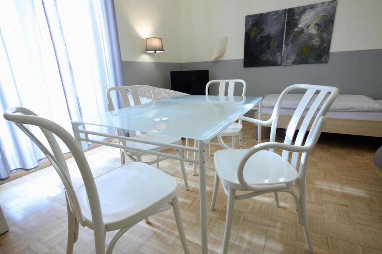 Moderne Studio Apartments Und 4 Zimmer Wohnungen In Oberhausen, Ideal Fuer Geschaeftsreisende Und Monteure Luaran gambar