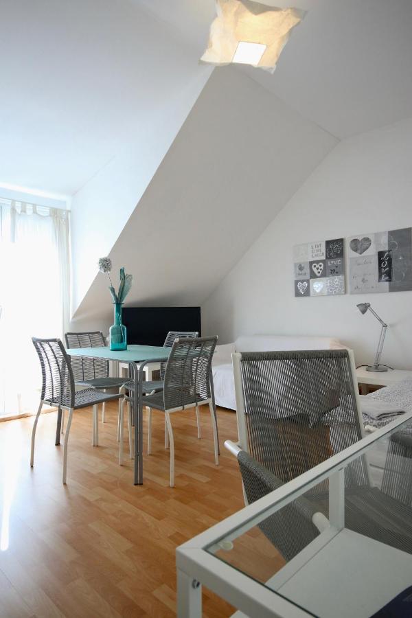 Moderne Studio Apartments Und 4 Zimmer Wohnungen In Oberhausen, Ideal Fuer Geschaeftsreisende Und Monteure Luaran gambar
