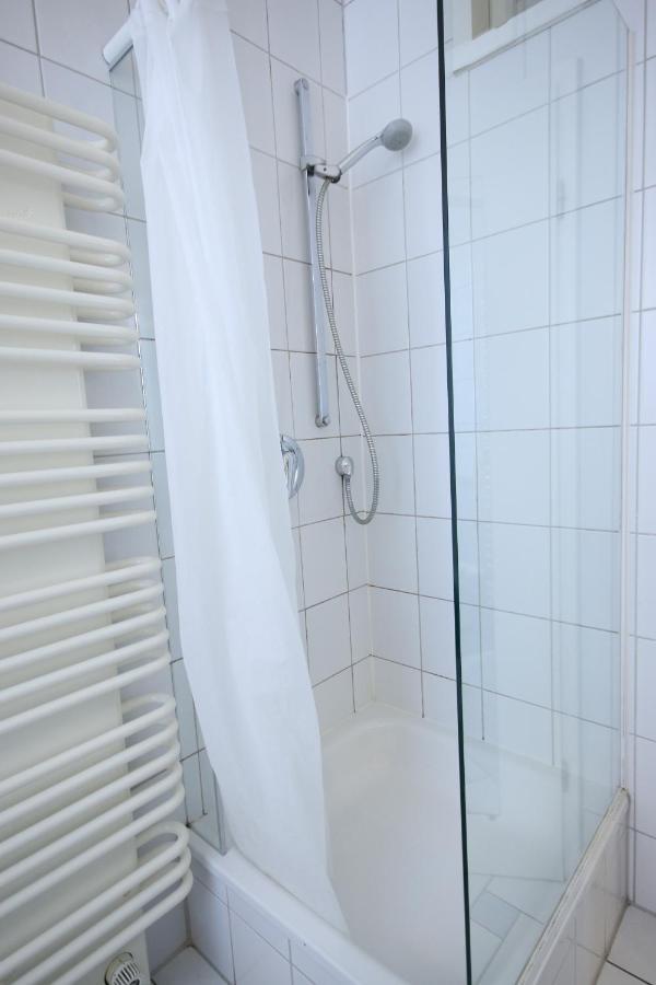 Moderne Studio Apartments Und 4 Zimmer Wohnungen In Oberhausen, Ideal Fuer Geschaeftsreisende Und Monteure Luaran gambar