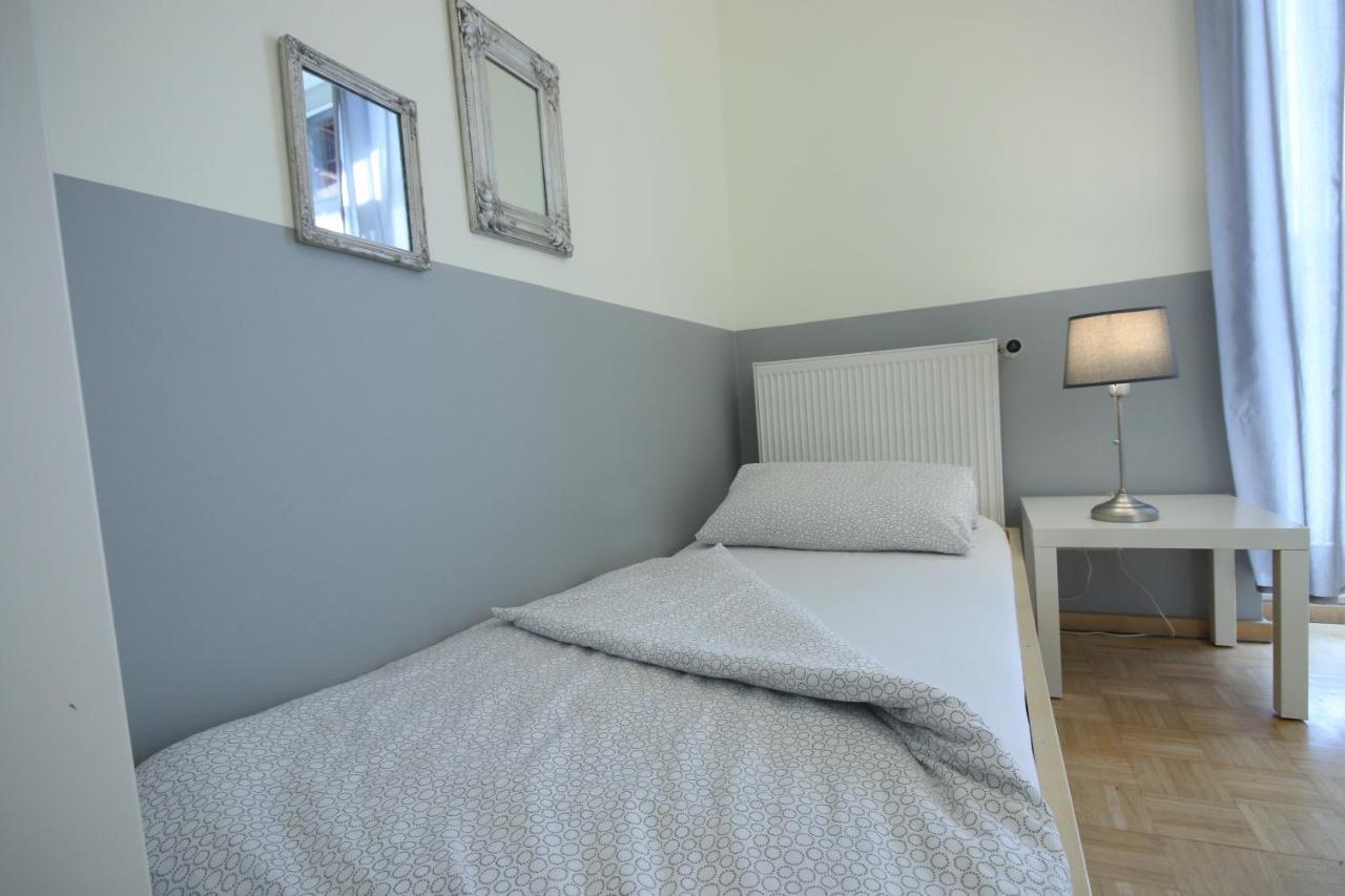 Moderne Studio Apartments Und 4 Zimmer Wohnungen In Oberhausen, Ideal Fuer Geschaeftsreisende Und Monteure Luaran gambar