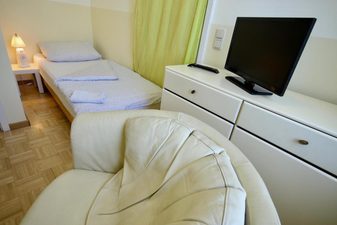 Moderne Studio Apartments Und 4 Zimmer Wohnungen In Oberhausen, Ideal Fuer Geschaeftsreisende Und Monteure Luaran gambar